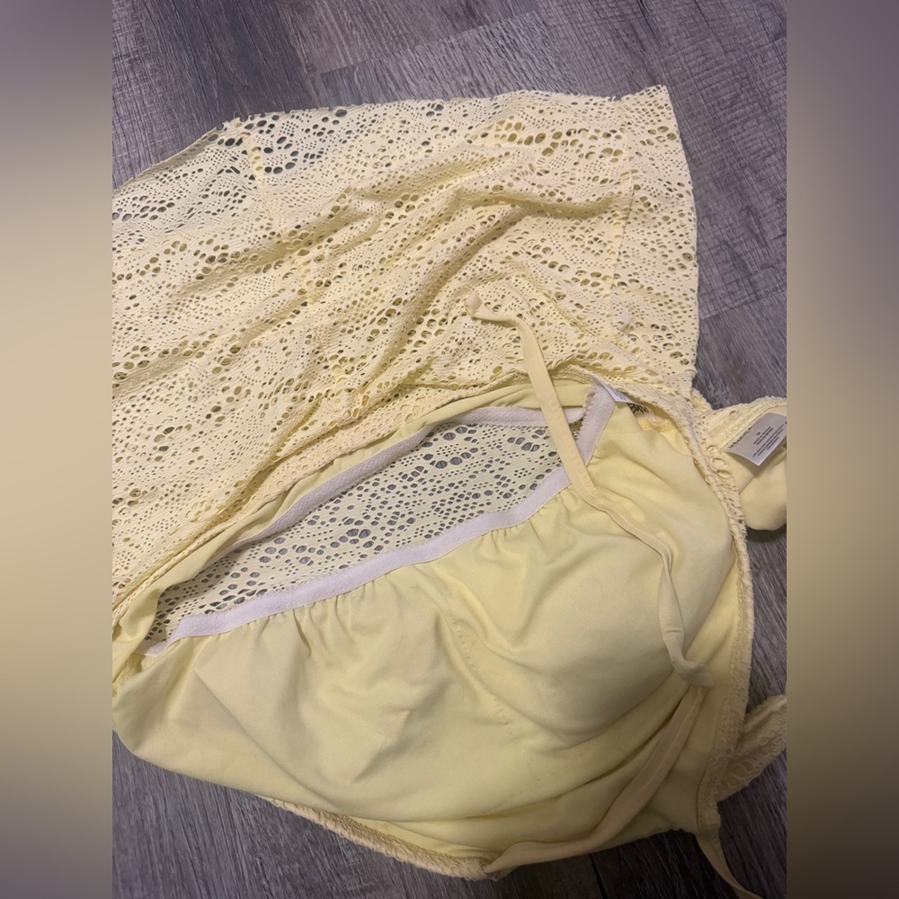 Yellow Lace Halter Two Piece Swimwear Set - Picture 4 of 5